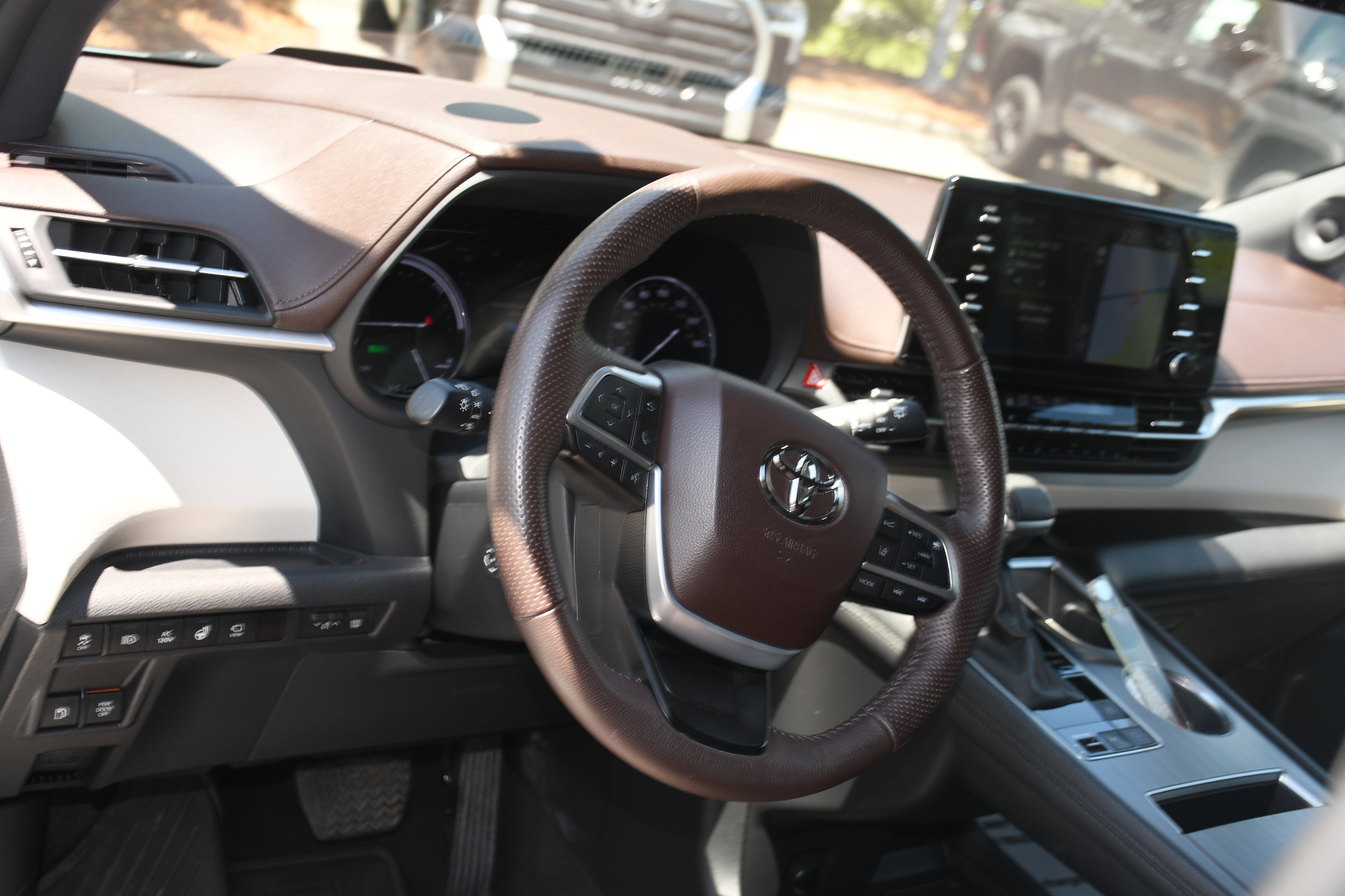 2023 Toyota Sienna Platinum