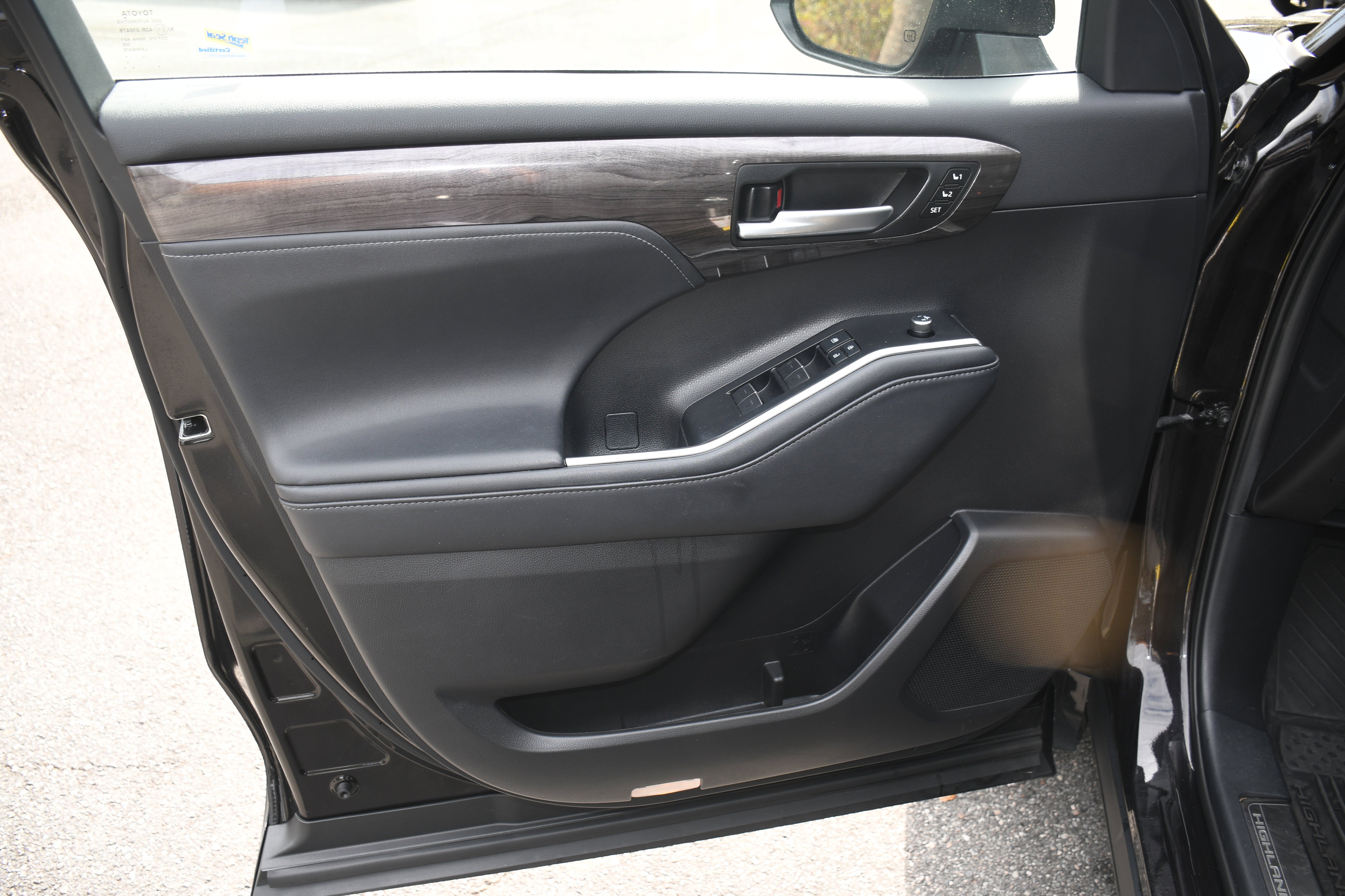 2021 Toyota Highlander Hybrid Platinum