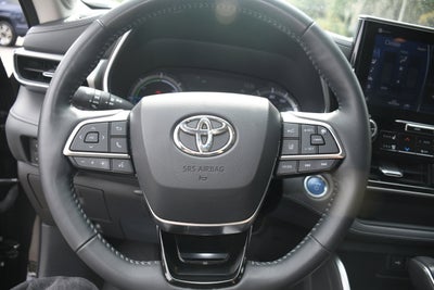 2021 Toyota Highlander Hybrid Platinum