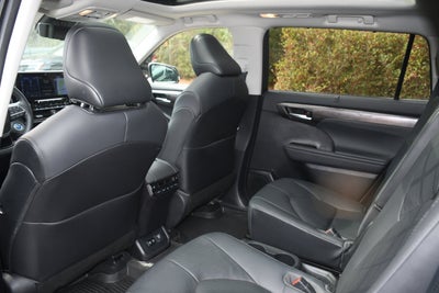 2021 Toyota Highlander Hybrid Platinum