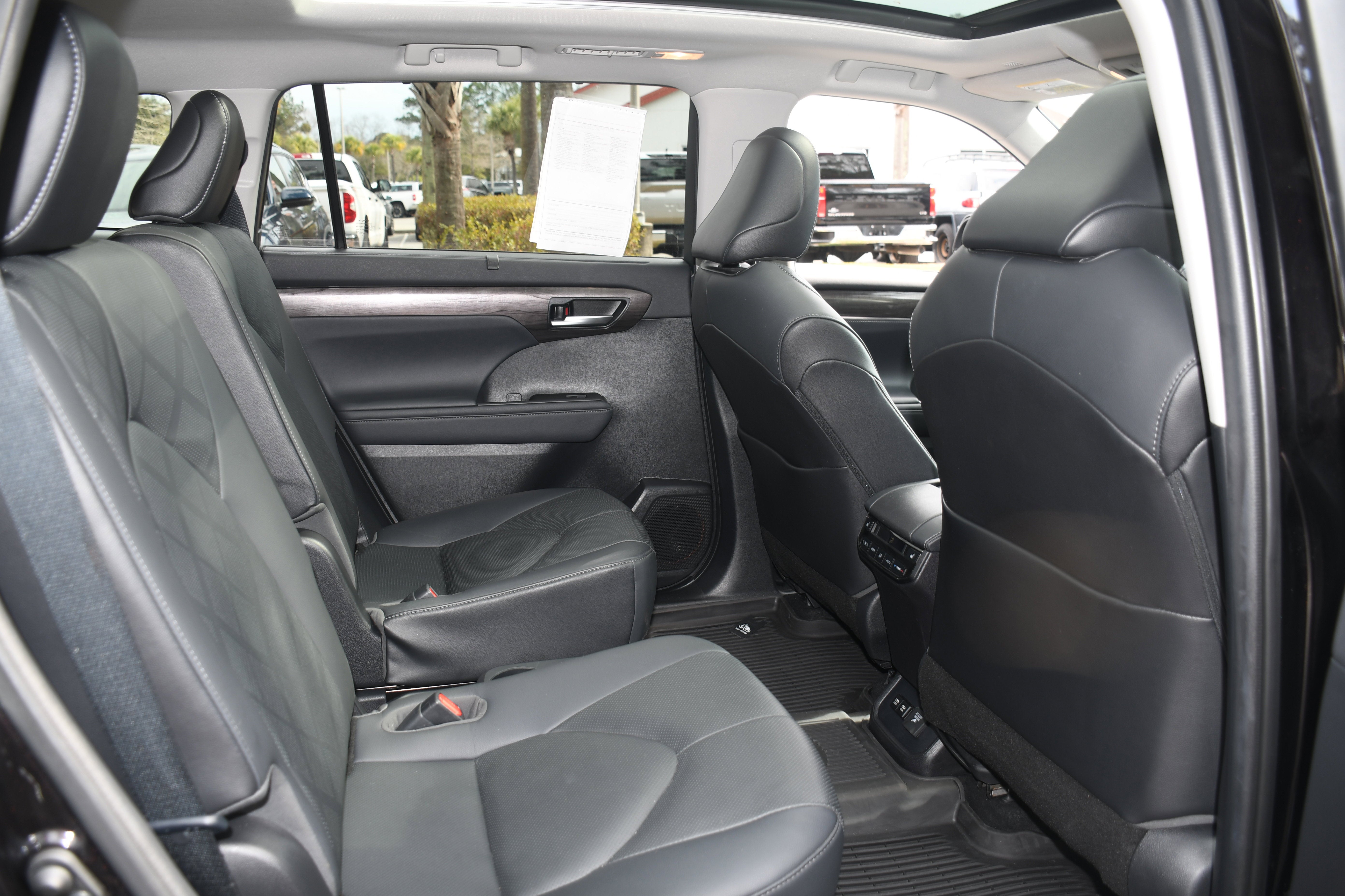 2021 Toyota Highlander Hybrid Platinum