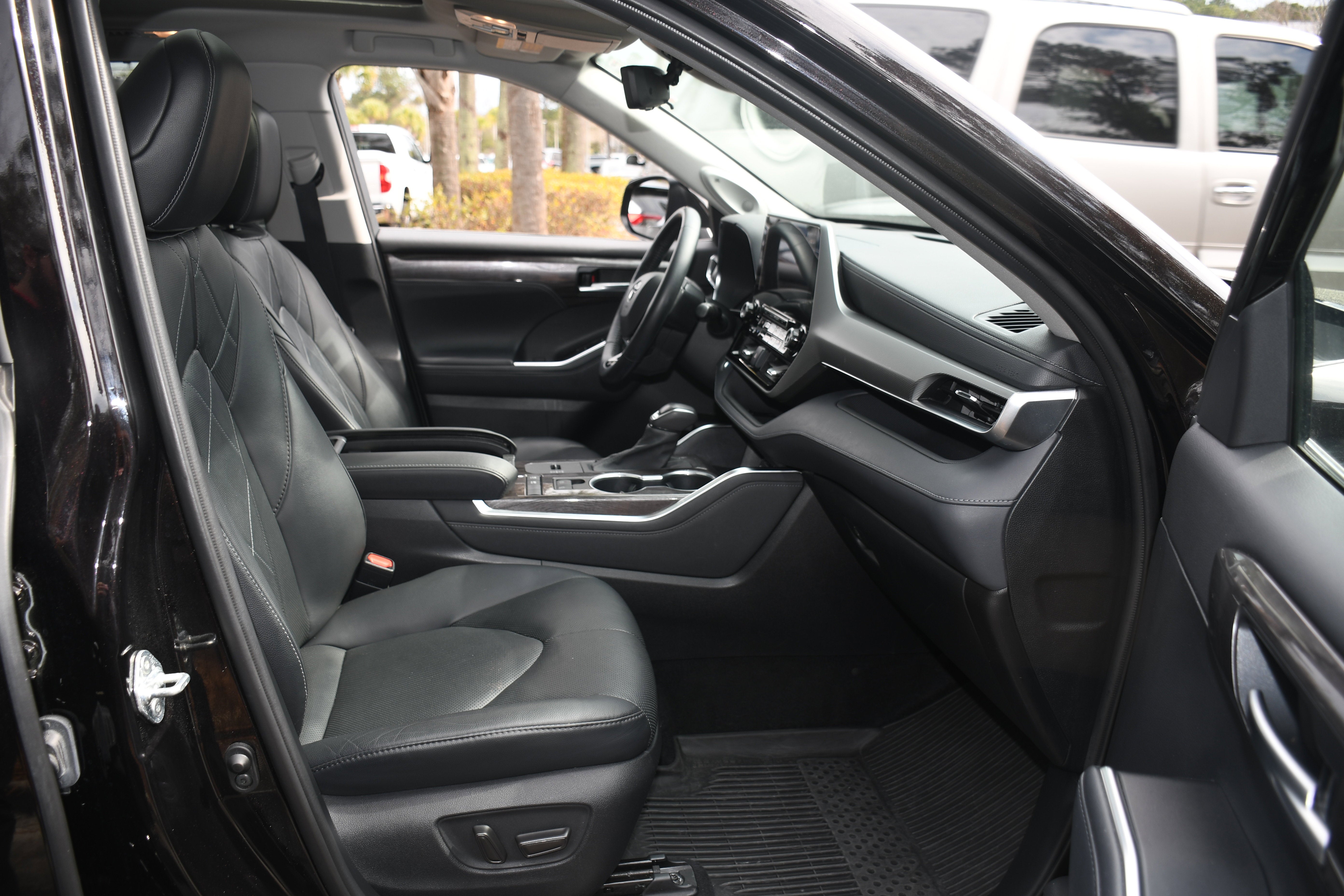 2021 Toyota Highlander Hybrid Platinum