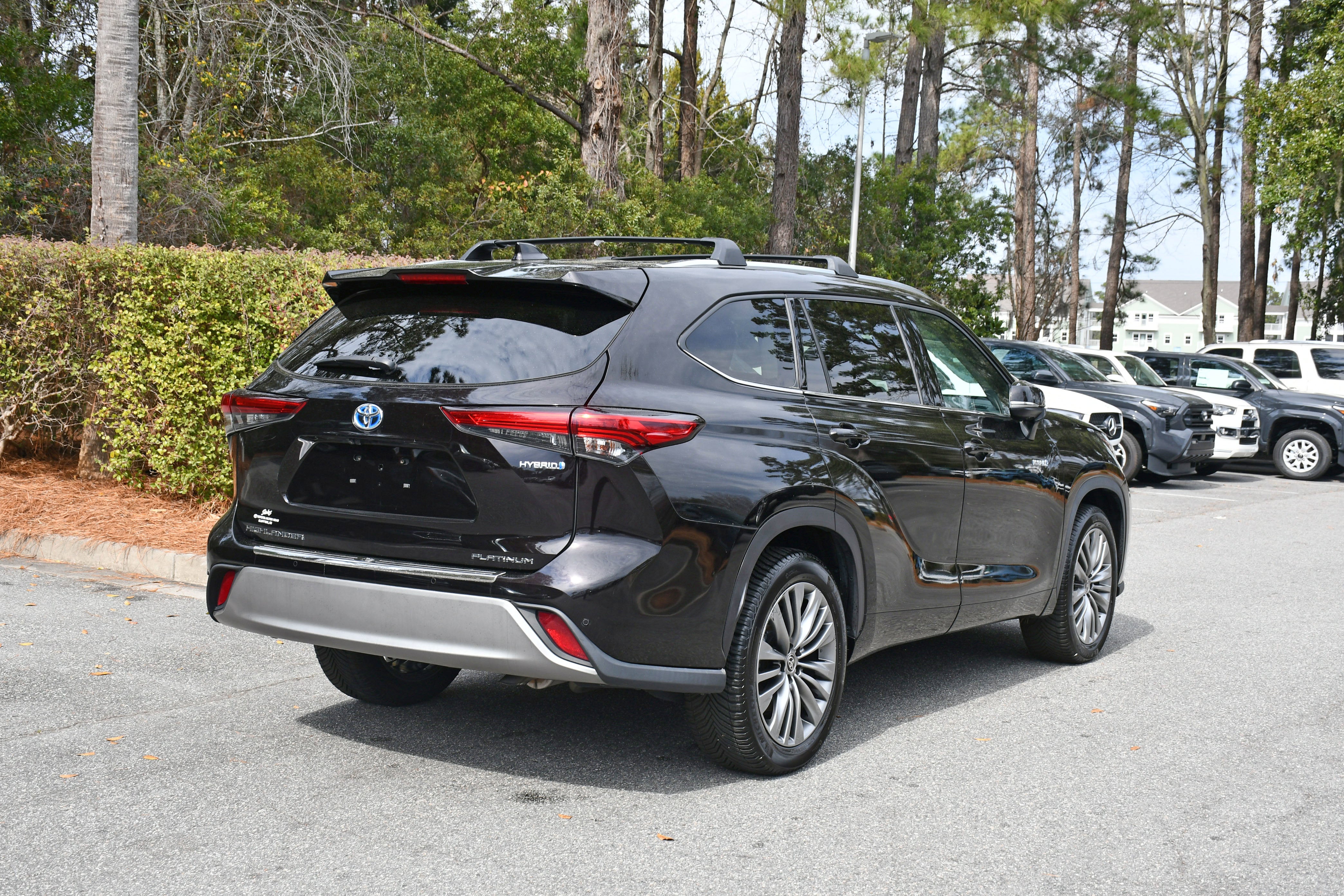 2021 Toyota Highlander Hybrid Platinum