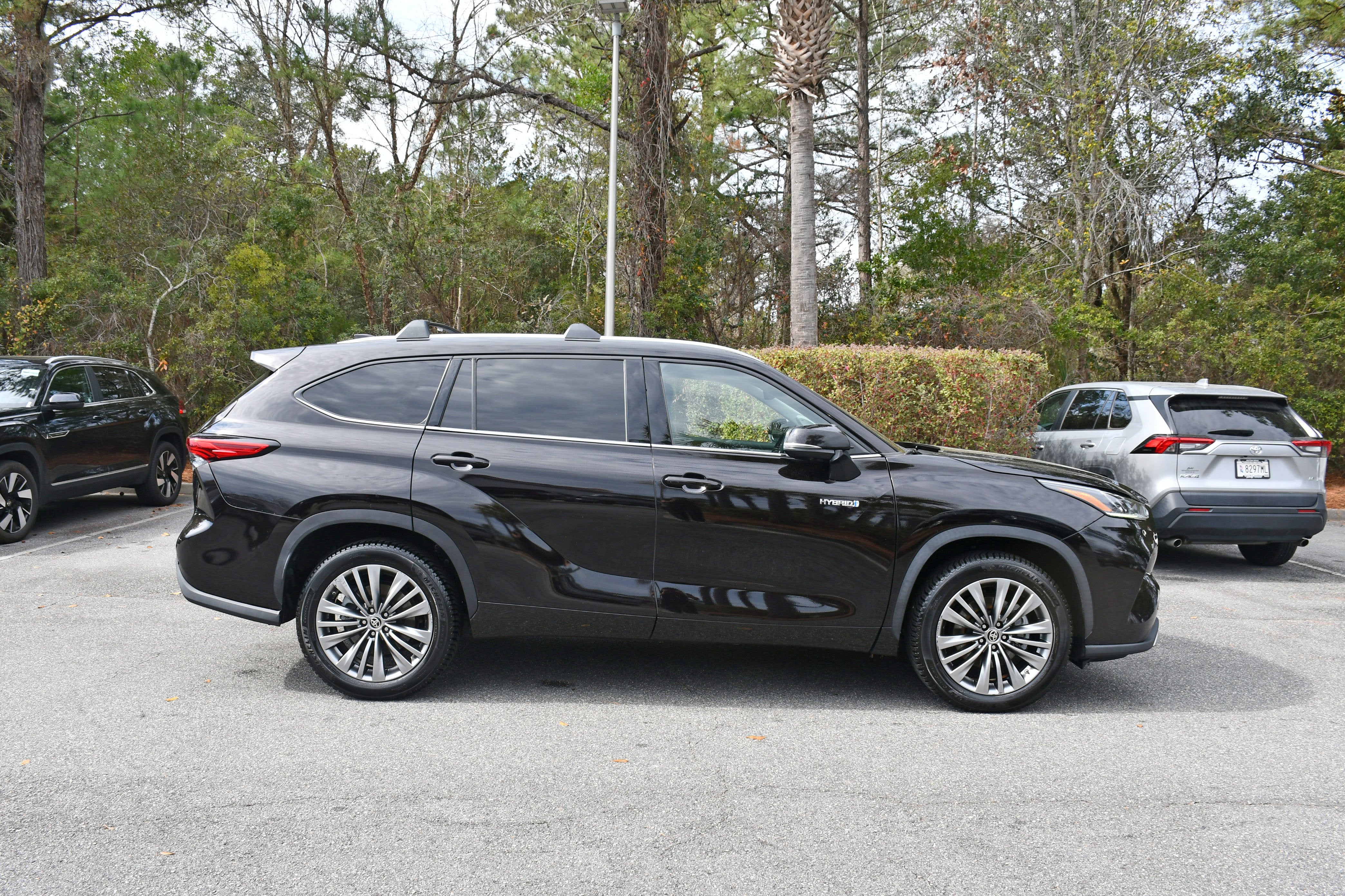 2021 Toyota Highlander Hybrid Platinum