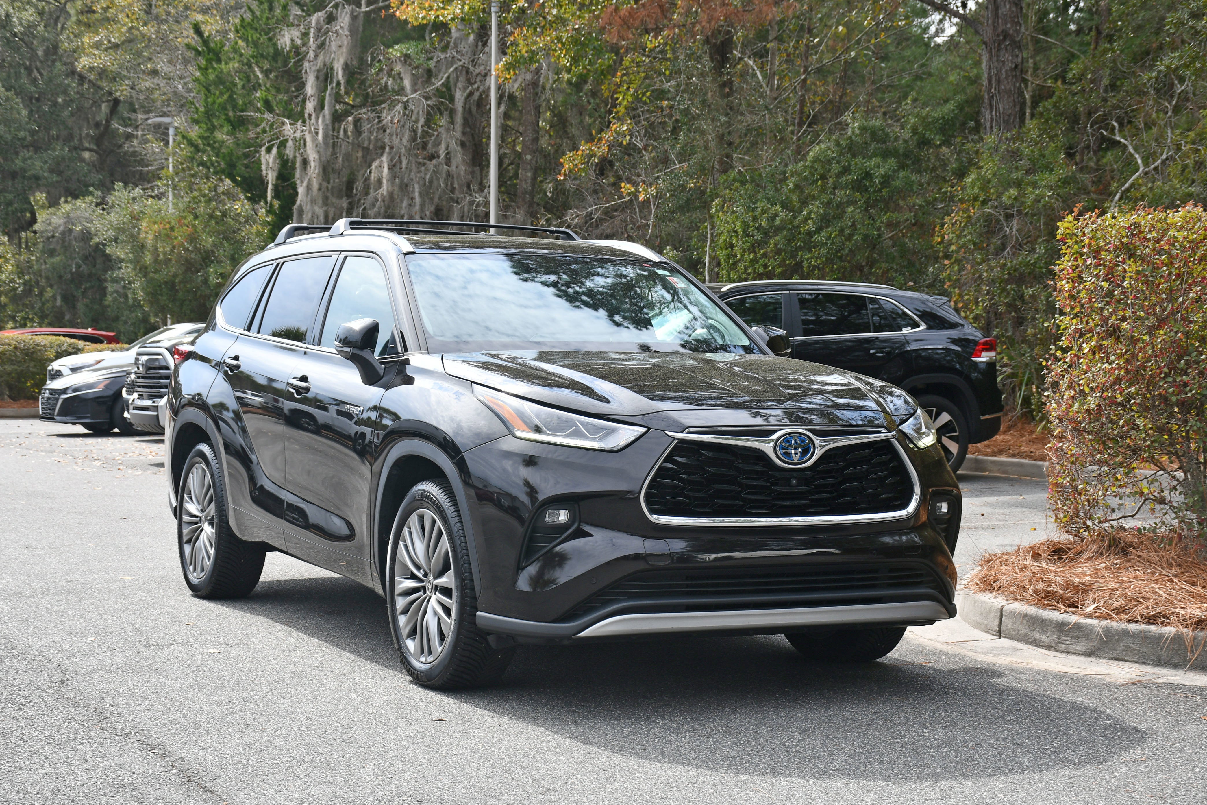 2021 Toyota Highlander Hybrid Platinum