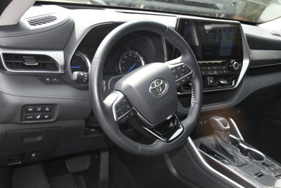 2021 Toyota Highlander Hybrid Platinum
