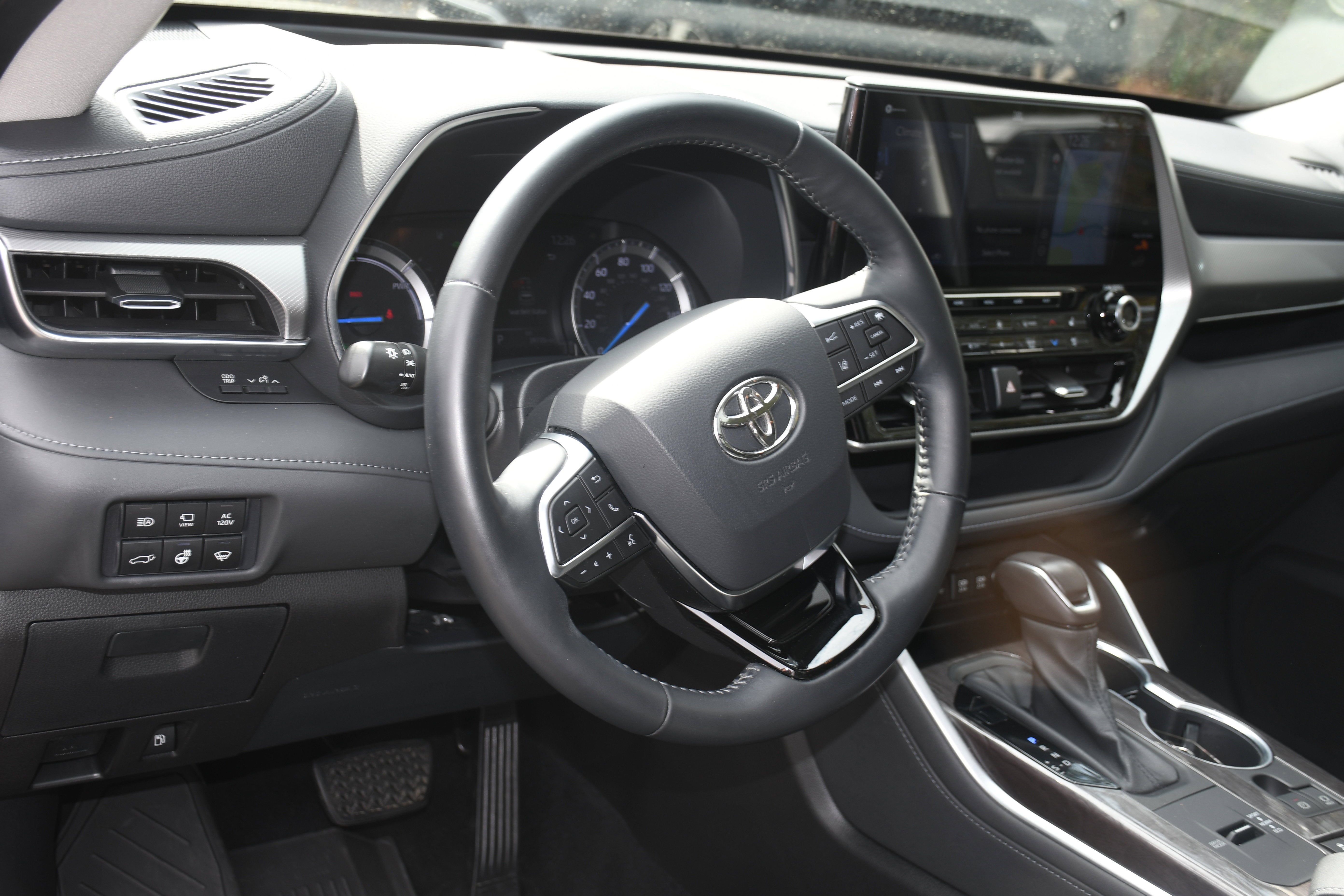 2021 Toyota Highlander Hybrid Platinum