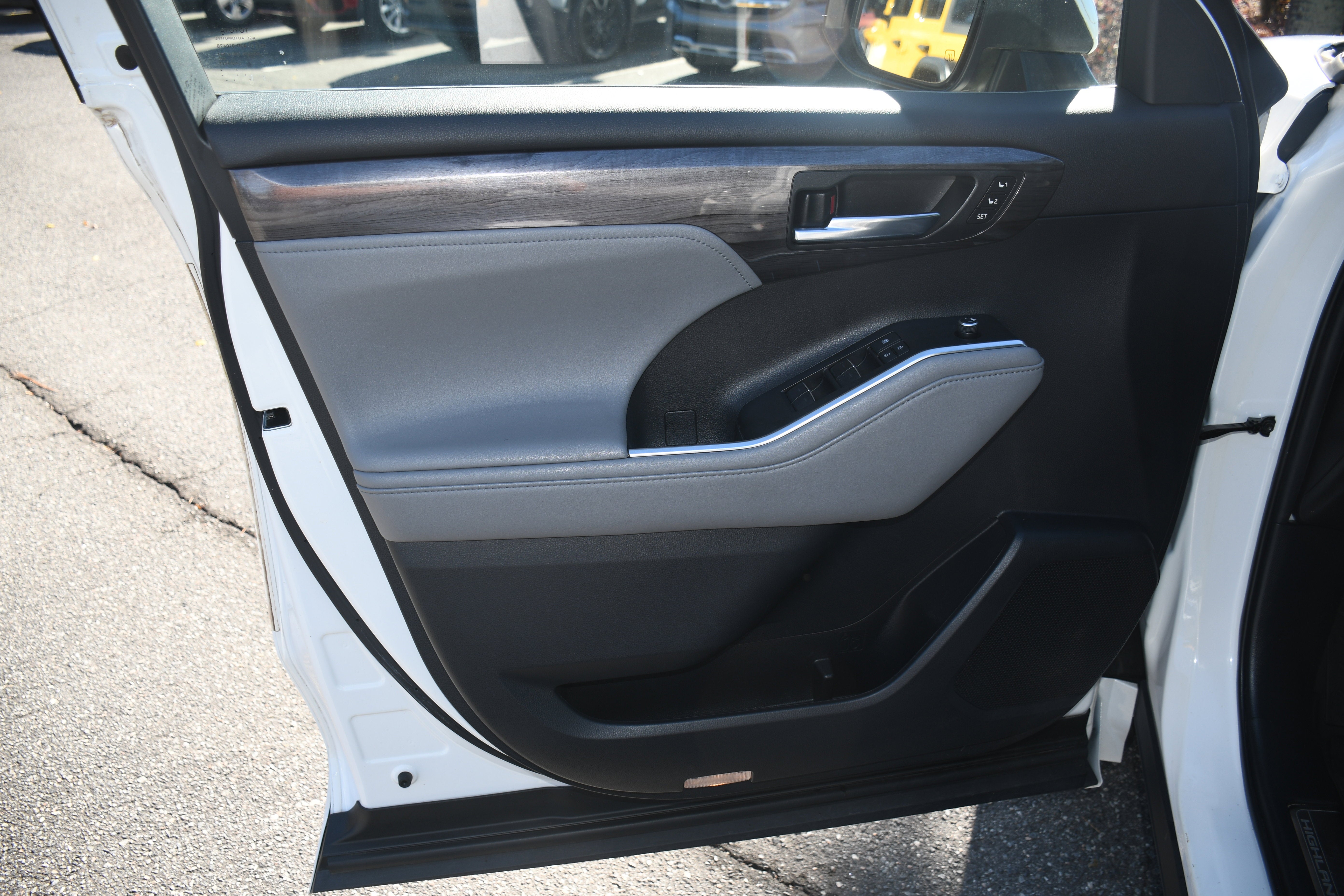 2021 Toyota Highlander Hybrid Platinum