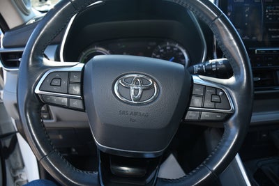 2021 Toyota Highlander Hybrid Platinum