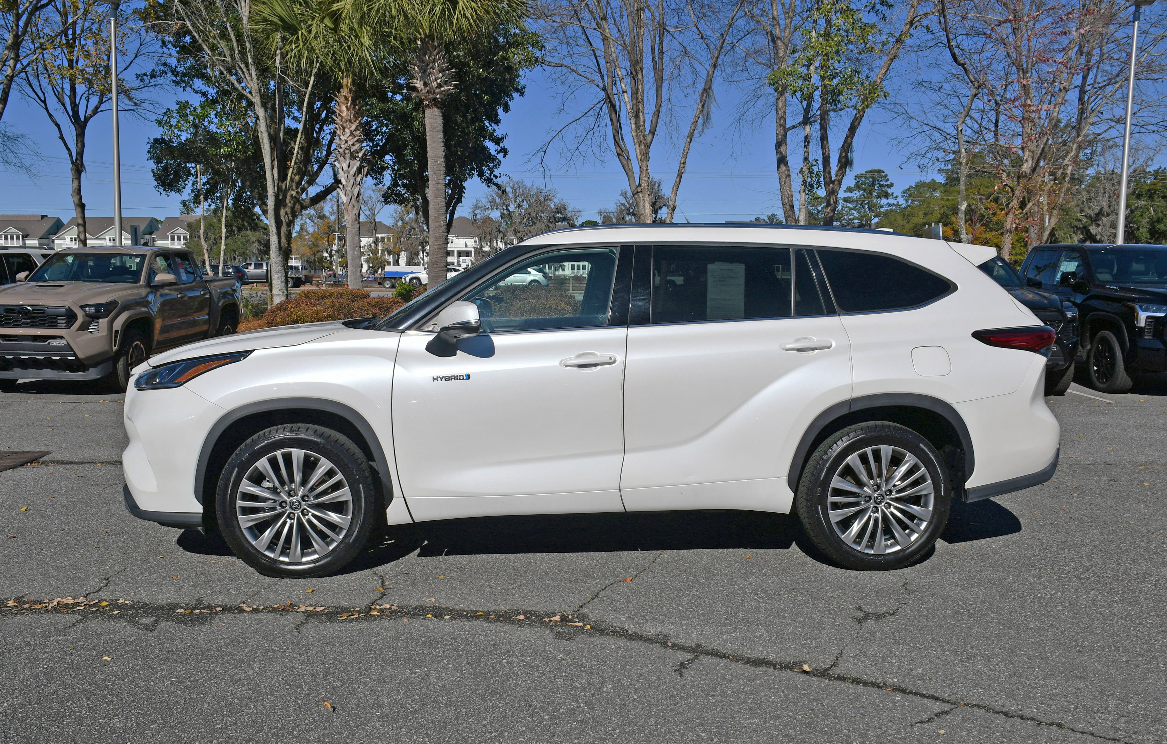 2021 Toyota Highlander Hybrid Platinum