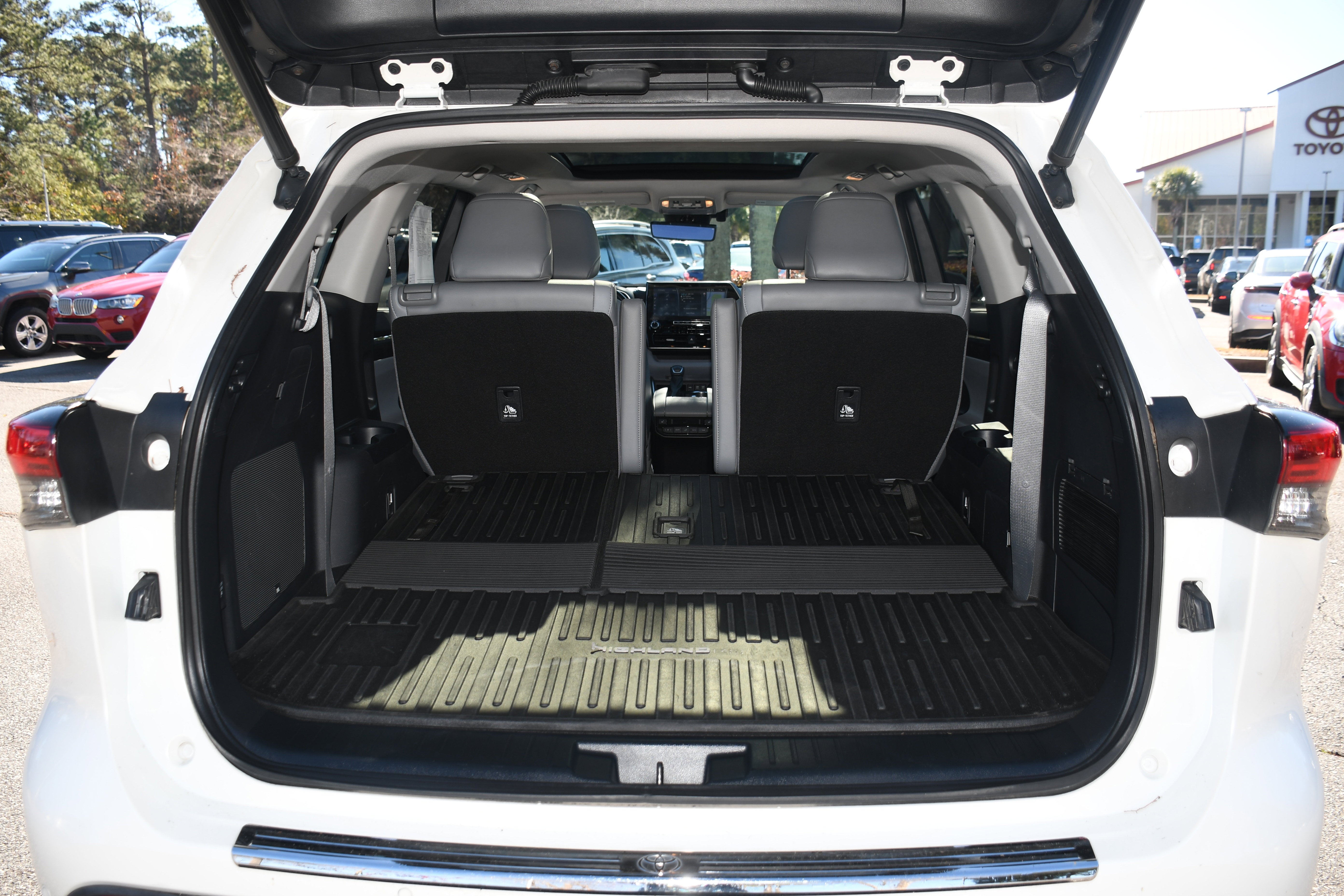 2021 Toyota Highlander Hybrid Platinum