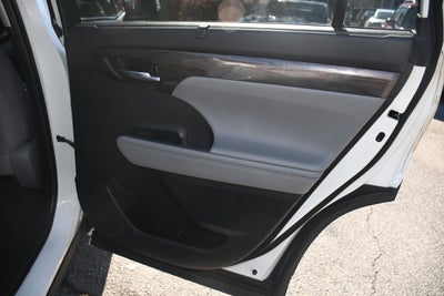 2021 Toyota Highlander Hybrid Platinum