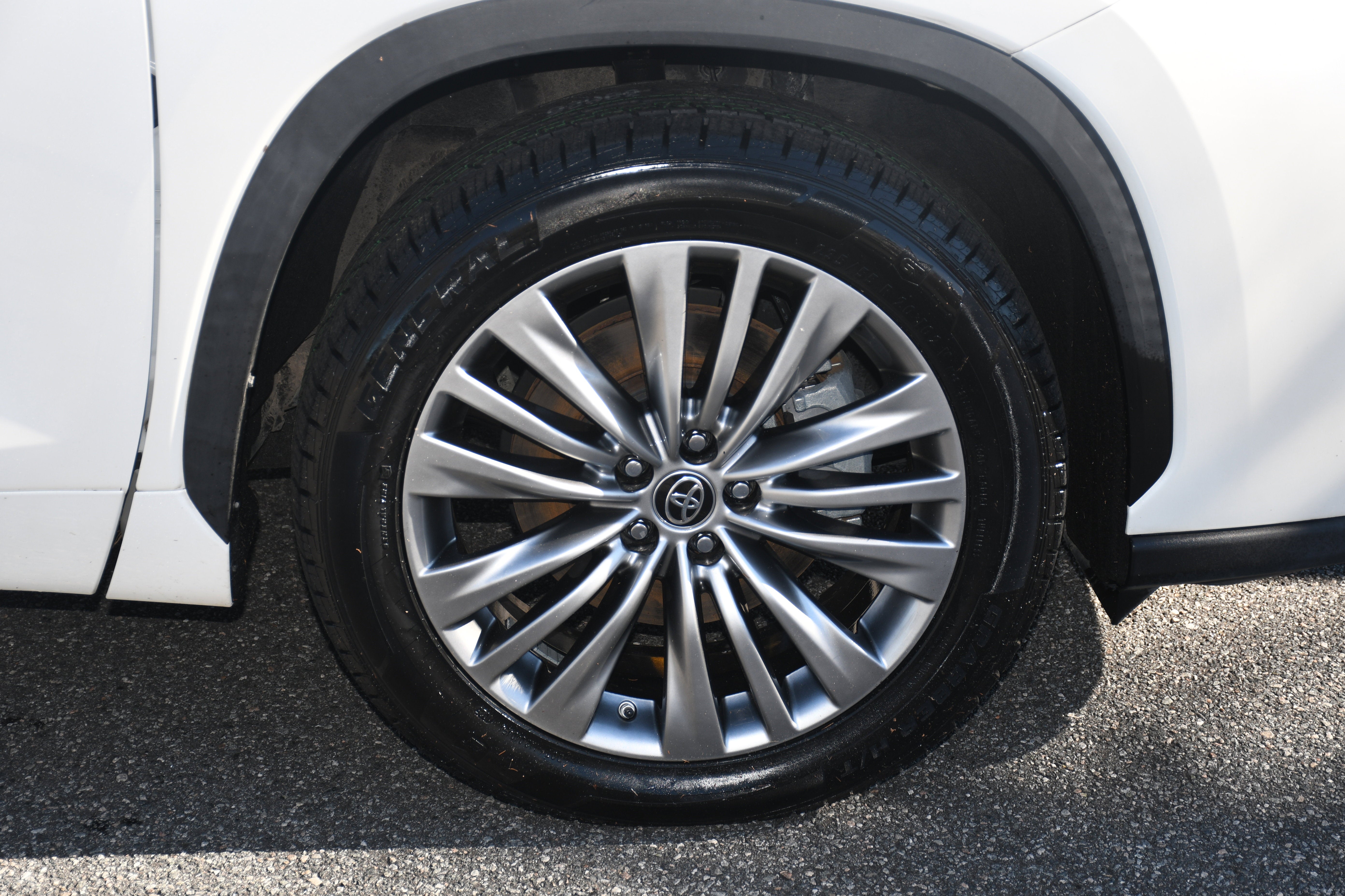 2021 Toyota Highlander Hybrid Platinum