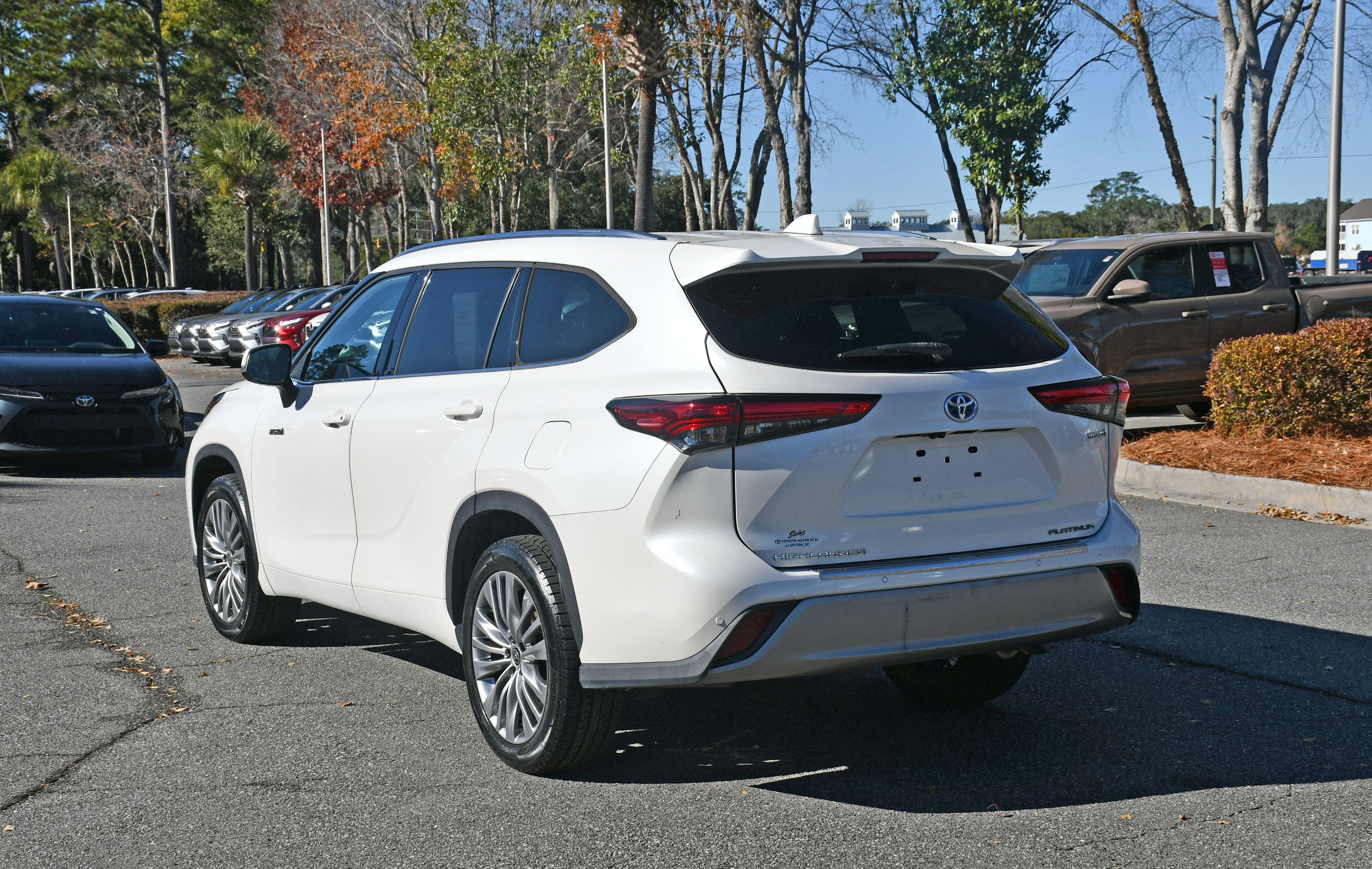 2021 Toyota Highlander Hybrid Platinum