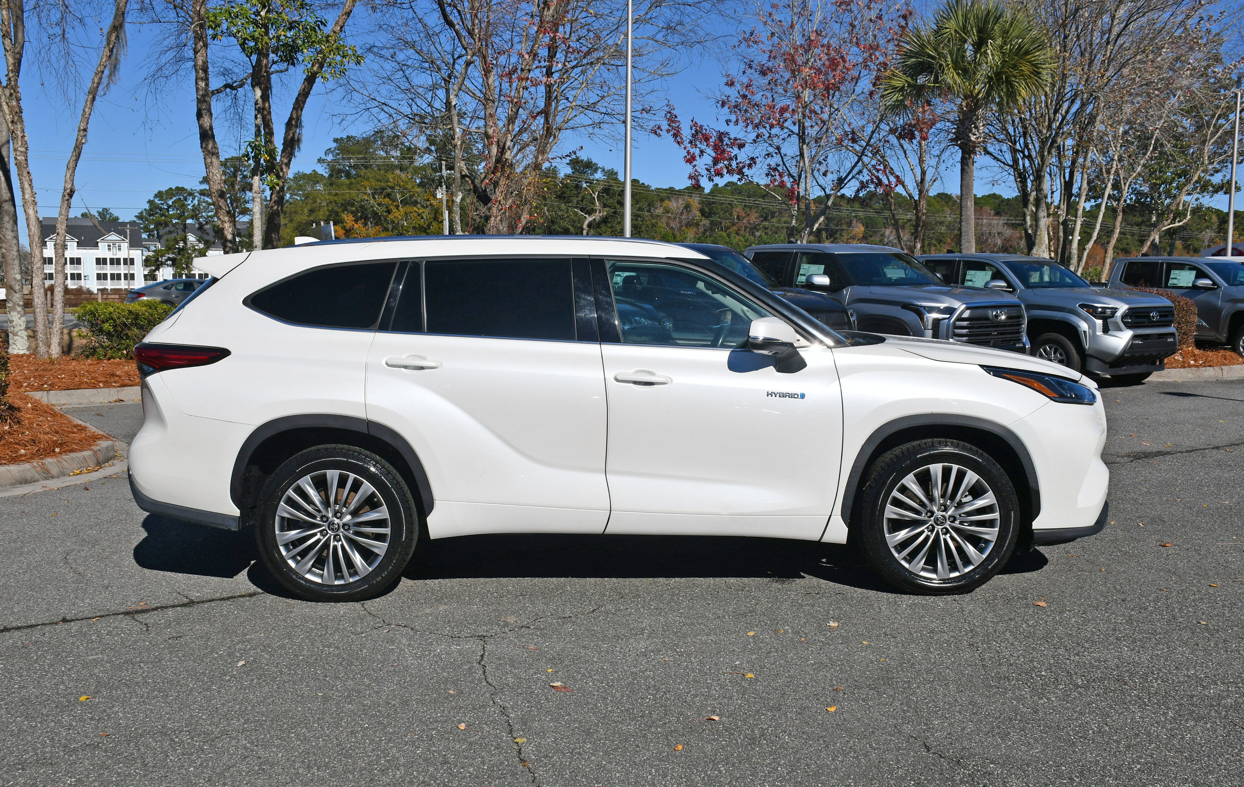 2021 Toyota Highlander Hybrid Platinum