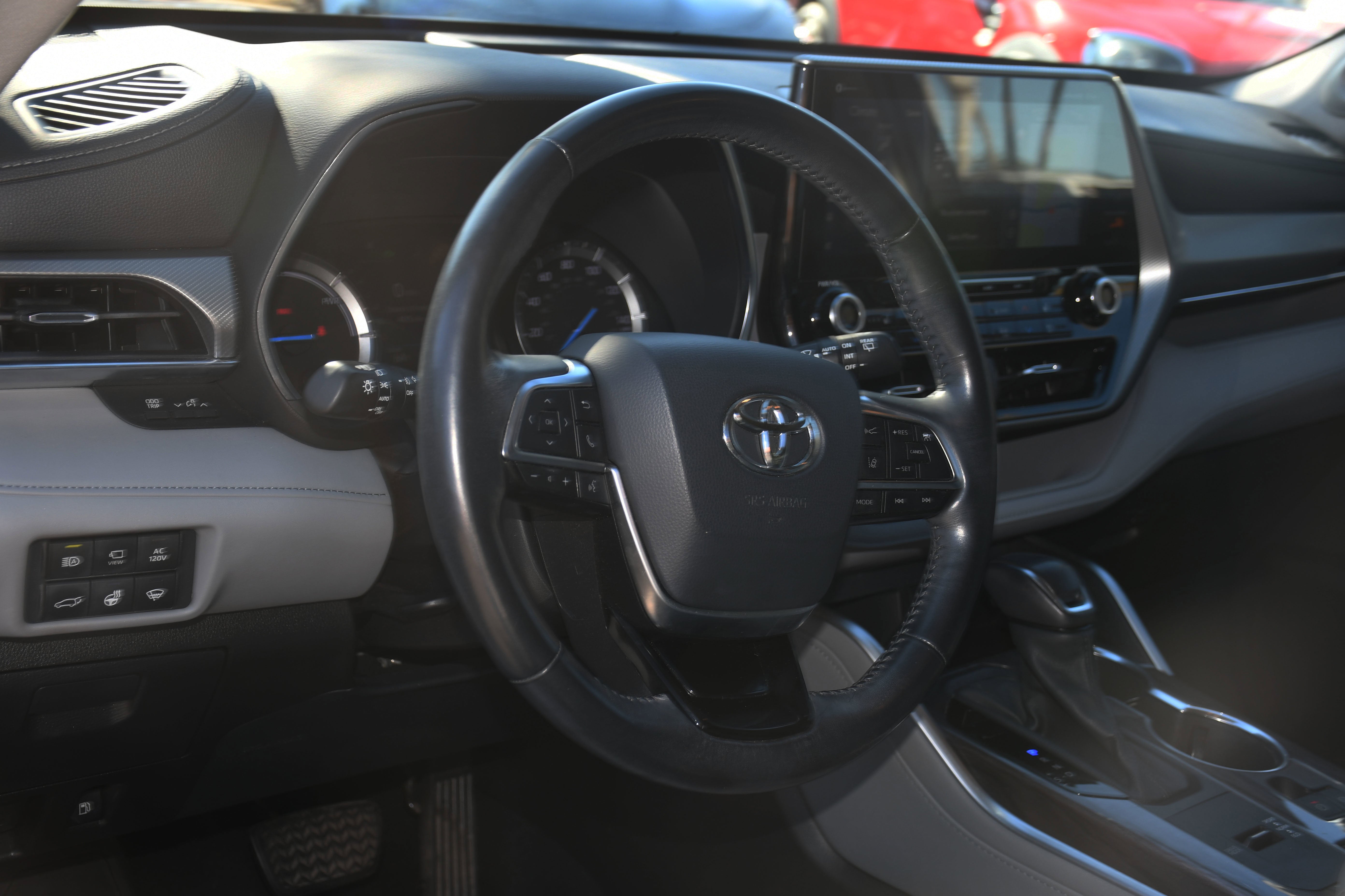 2021 Toyota Highlander Hybrid Platinum