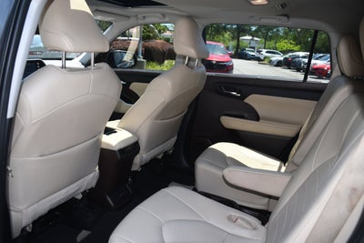 2022 Toyota Highlander Hybrid XLE