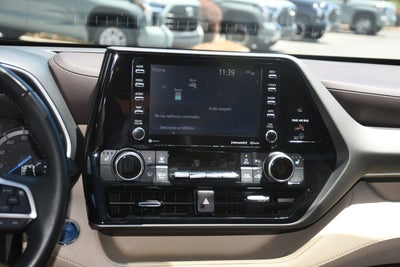 2022 Toyota Highlander Hybrid XLE