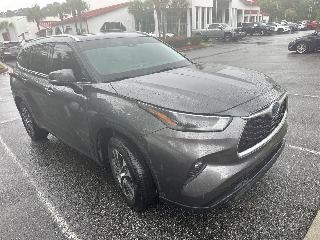 2022 Toyota Highlander Hybrid XLE