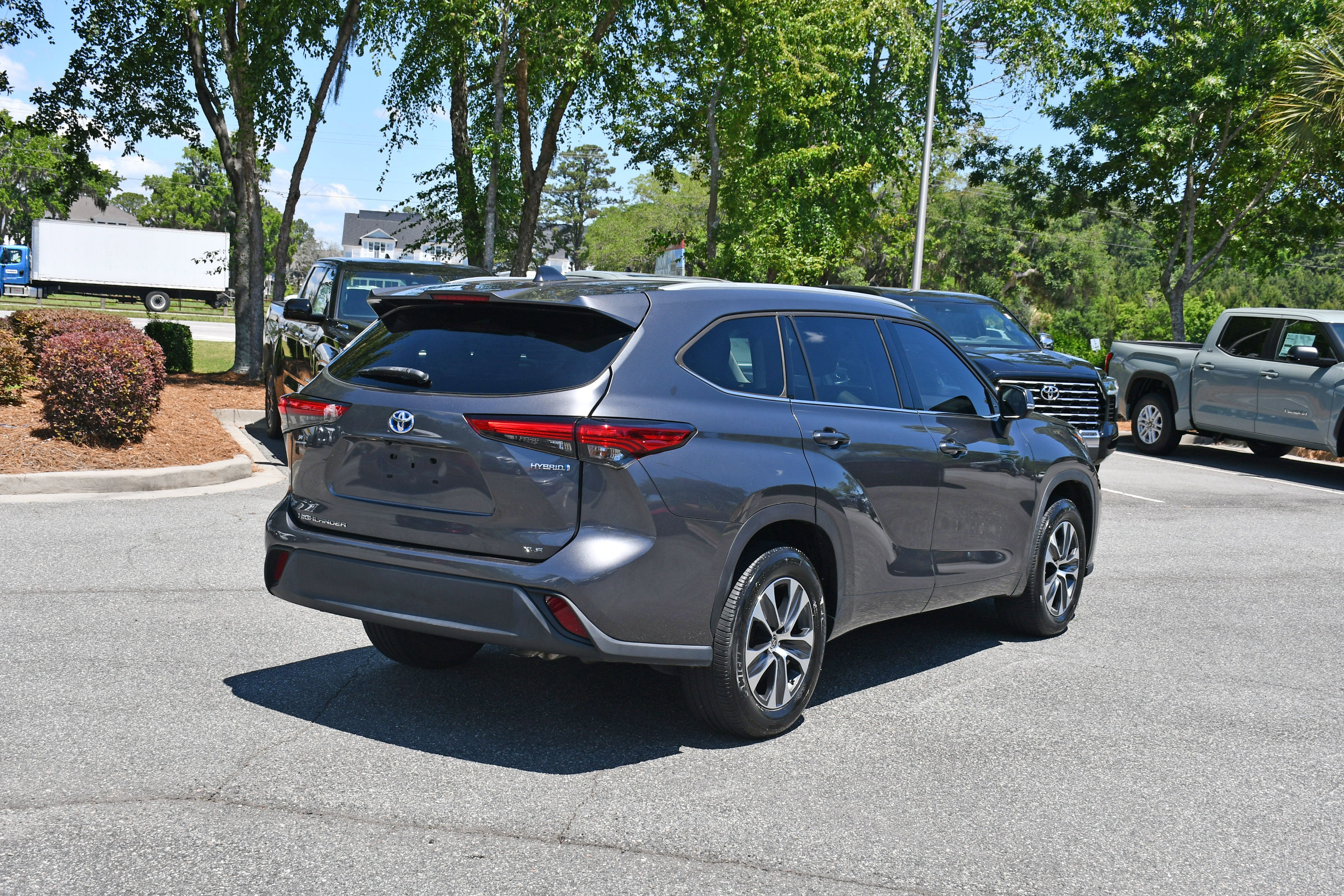 2022 Toyota Highlander Hybrid XLE