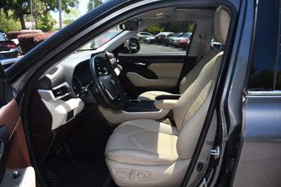 2022 Toyota Highlander Hybrid XLE