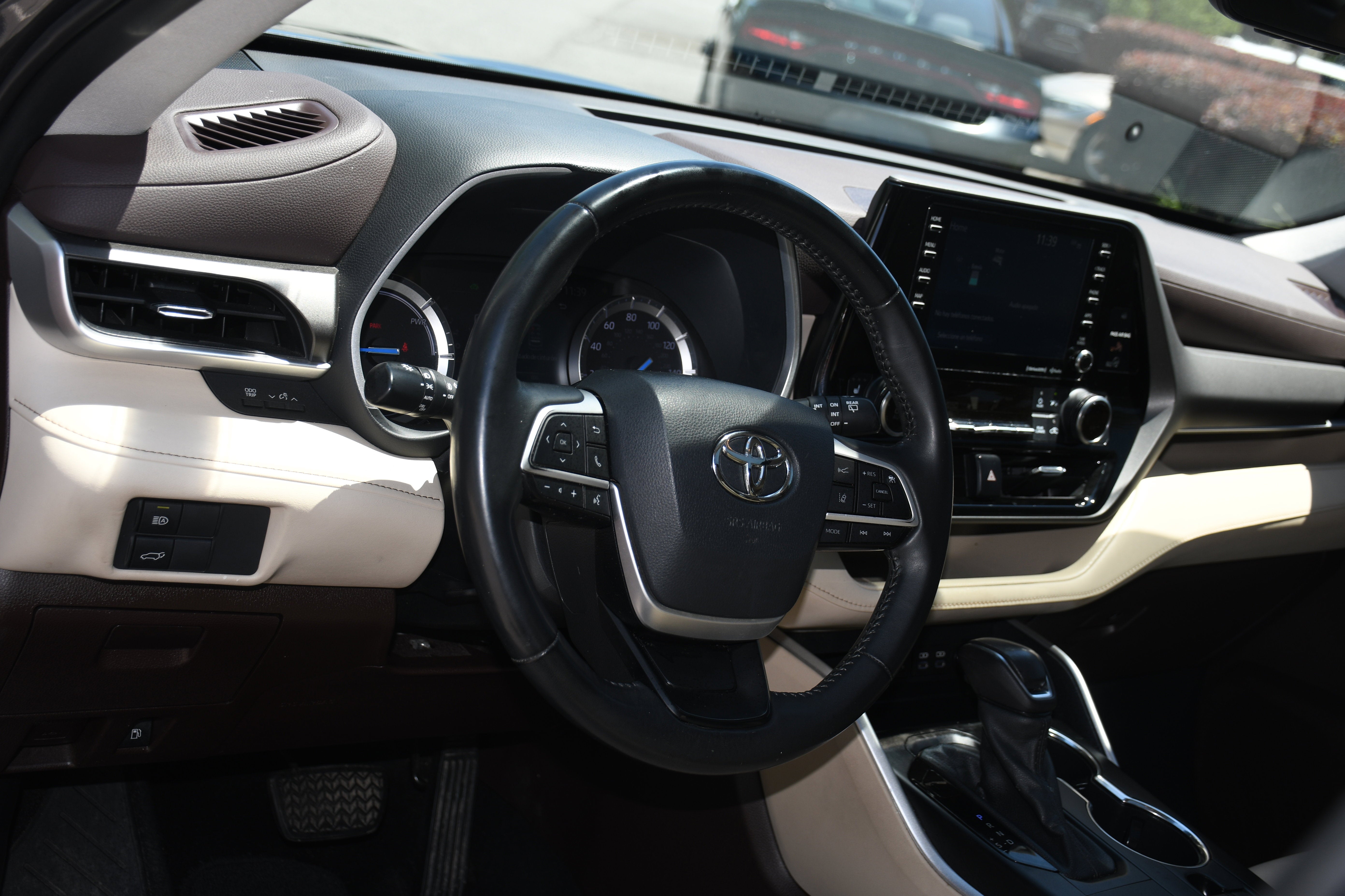 2022 Toyota Highlander Hybrid XLE