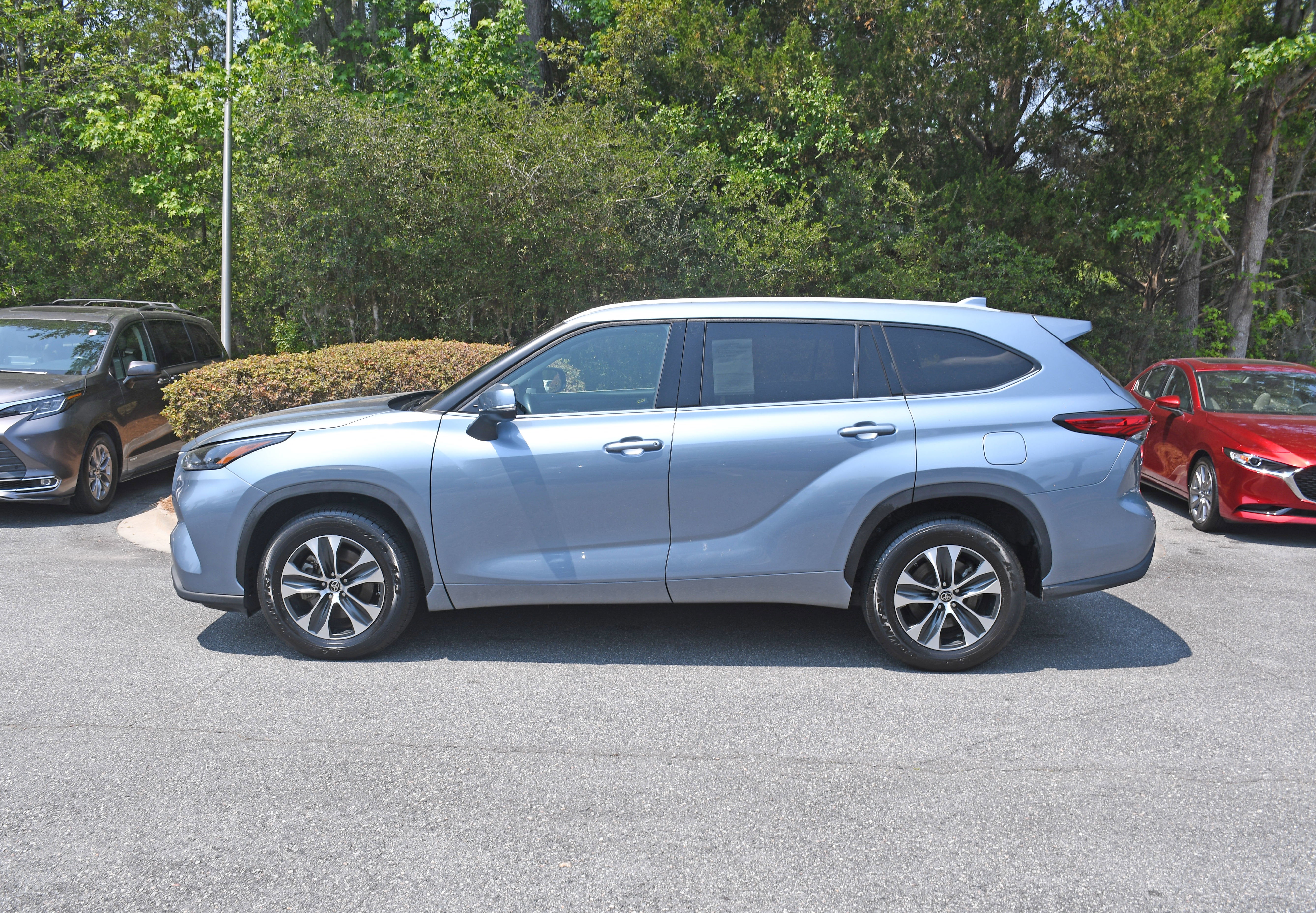 2022 Toyota Highlander HYBRID XLE BRONZE