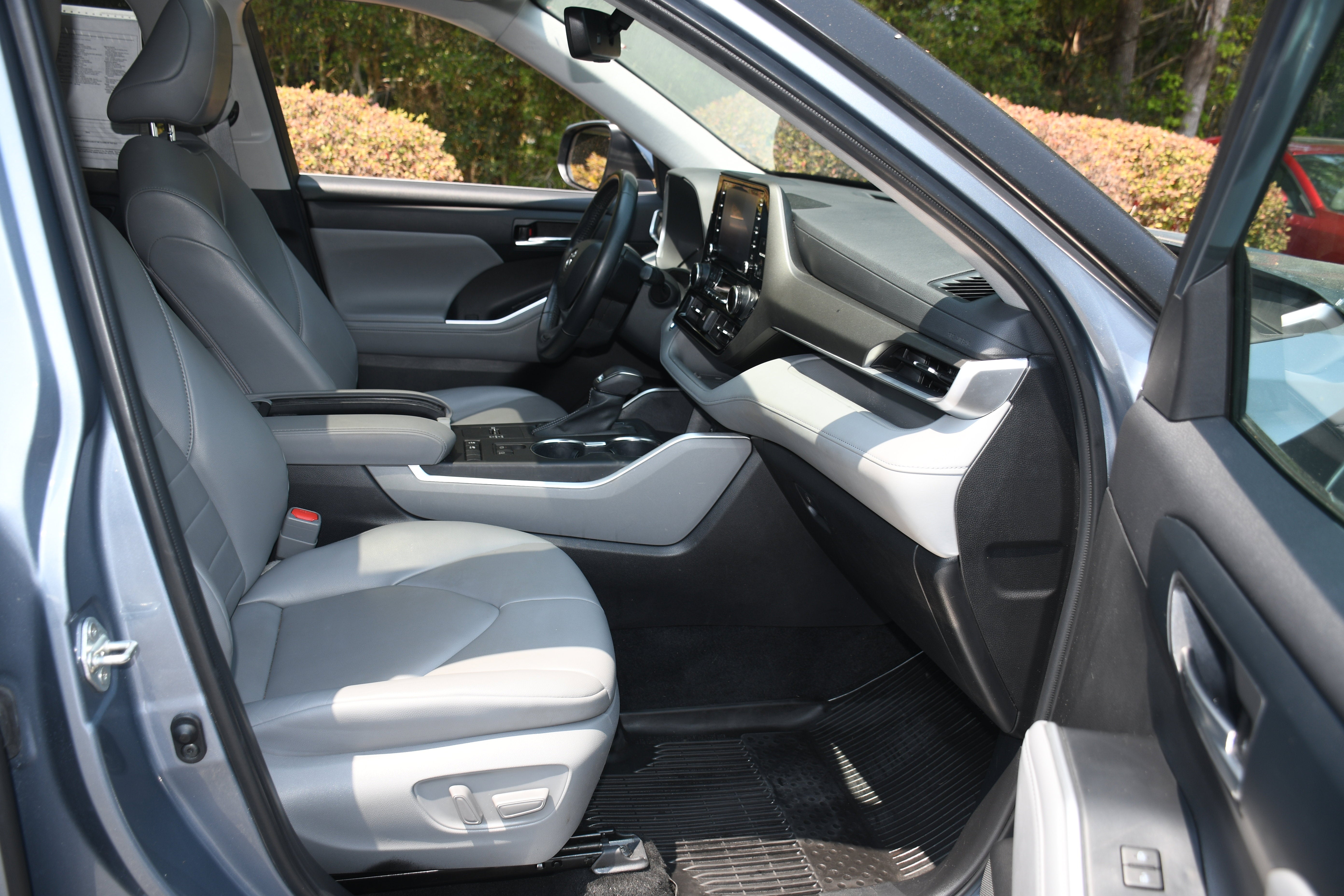 2022 Toyota Highlander HYBRID XLE BRONZE