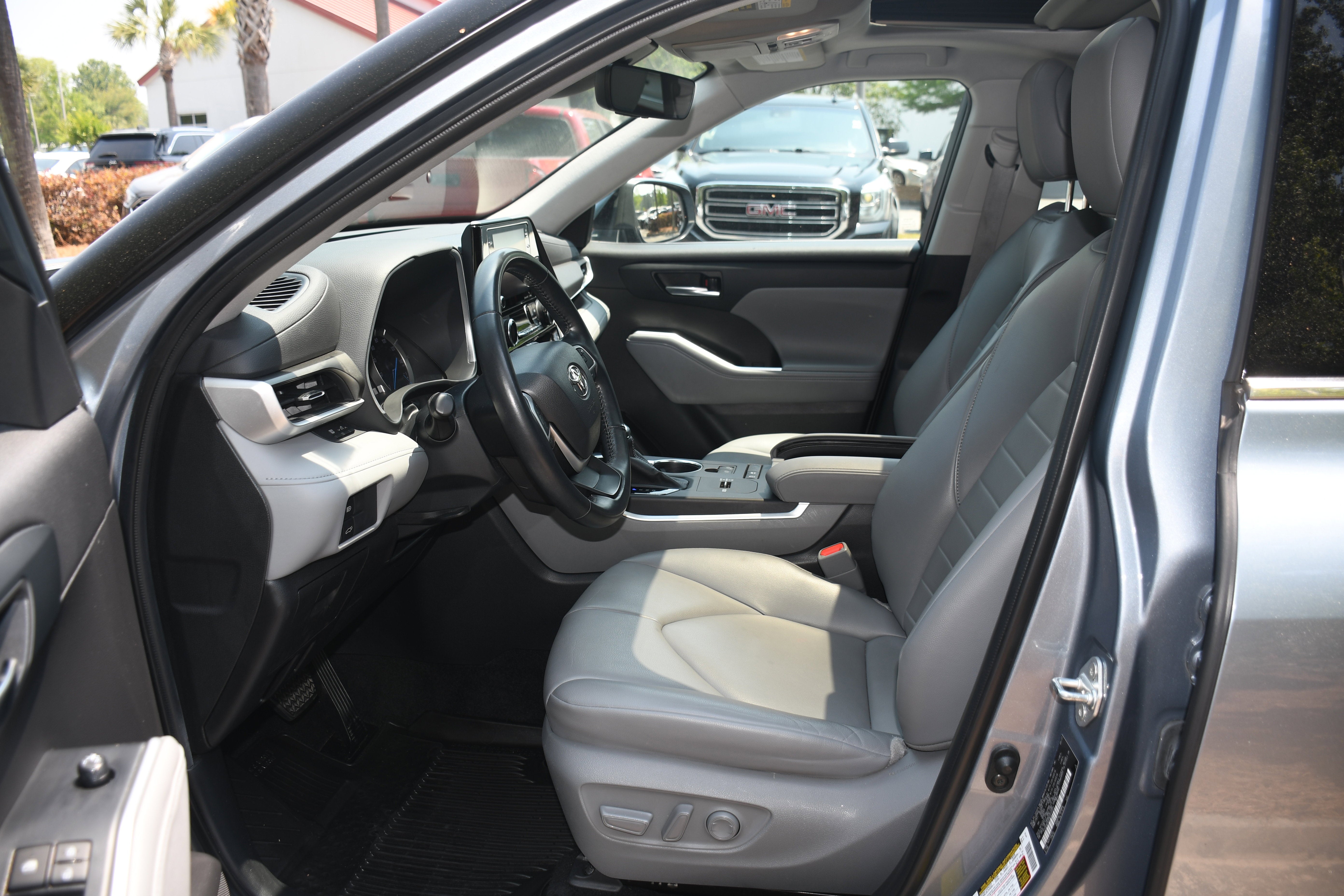 2022 Toyota Highlander HYBRID XLE BRONZE