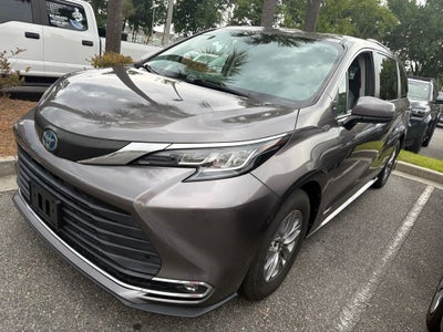 2021 Toyota Sienna XLE