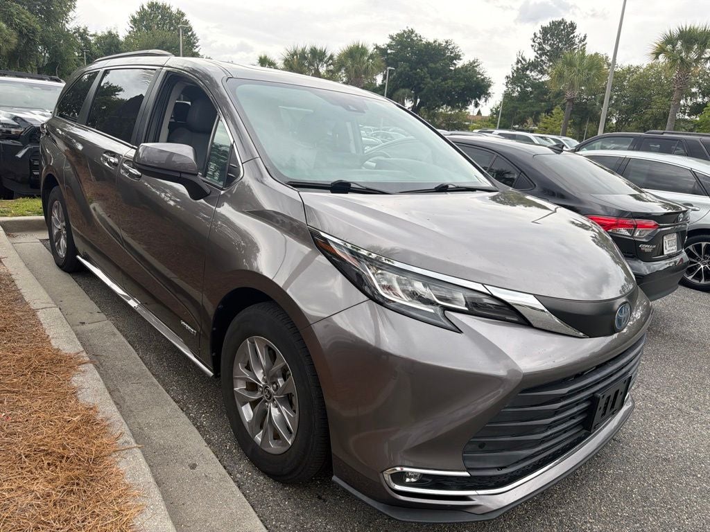 2021 Toyota Sienna XLE