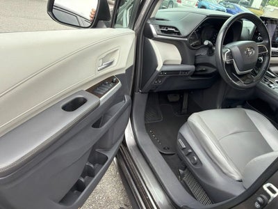 2021 Toyota Sienna XLE
