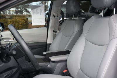 2023 Toyota Sienna XLE