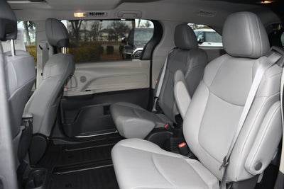 2023 Toyota Sienna XLE