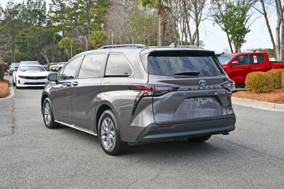 2023 Toyota Sienna XLE