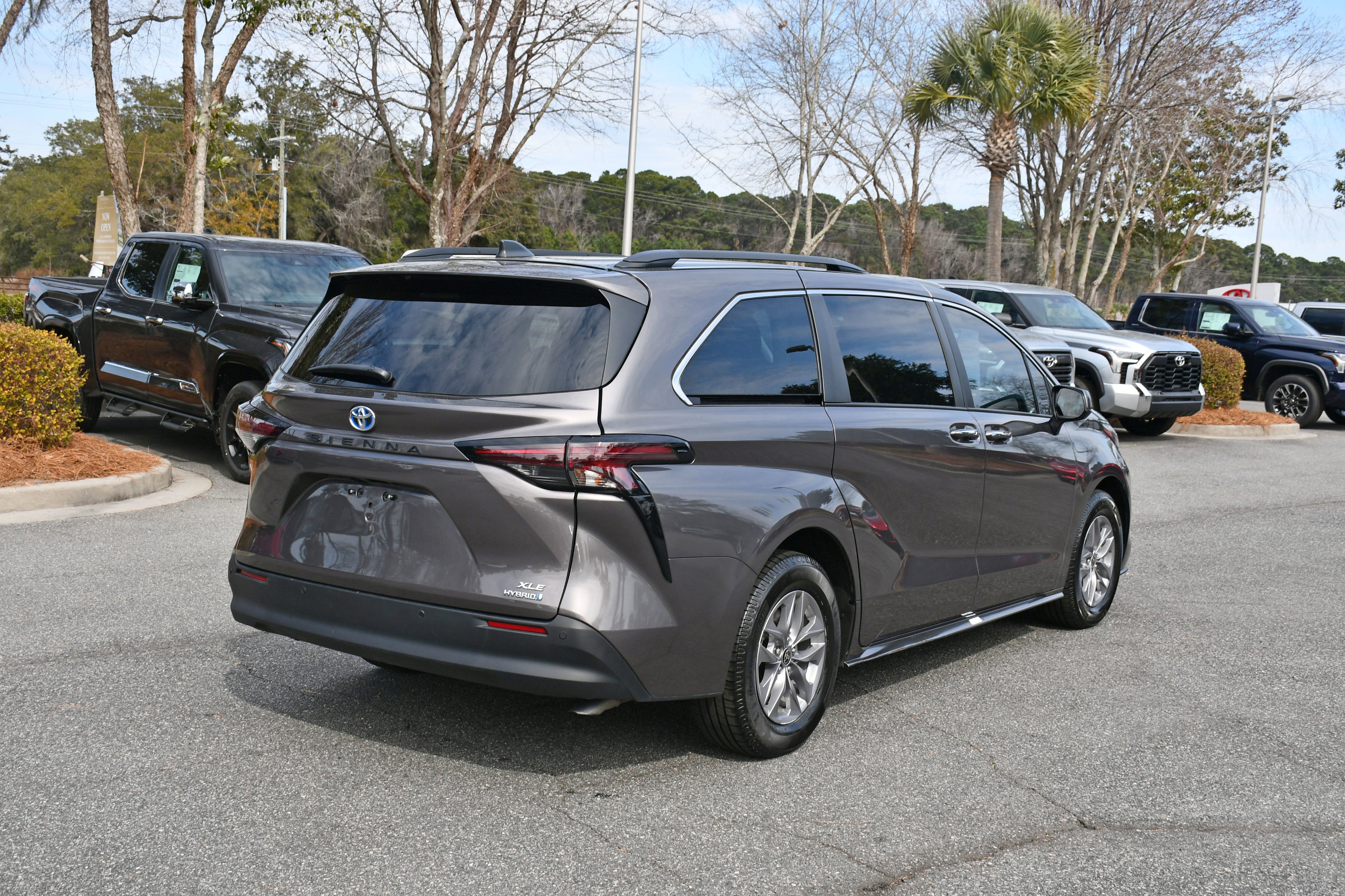 2023 Toyota Sienna XLE