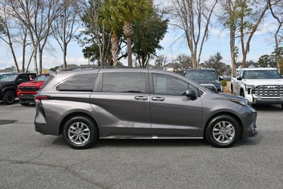 2023 Toyota Sienna XLE