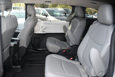 2025 Toyota Sienna XLE