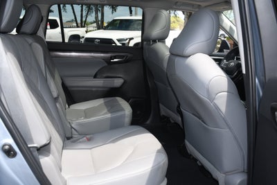 2023 Toyota Highlander Platinum