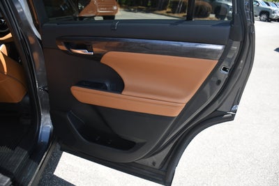 2024 Toyota Highlander Platinum