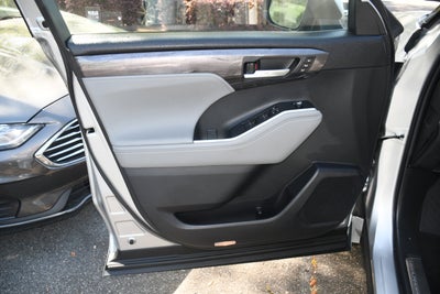 2023 Toyota Highlander Platinum