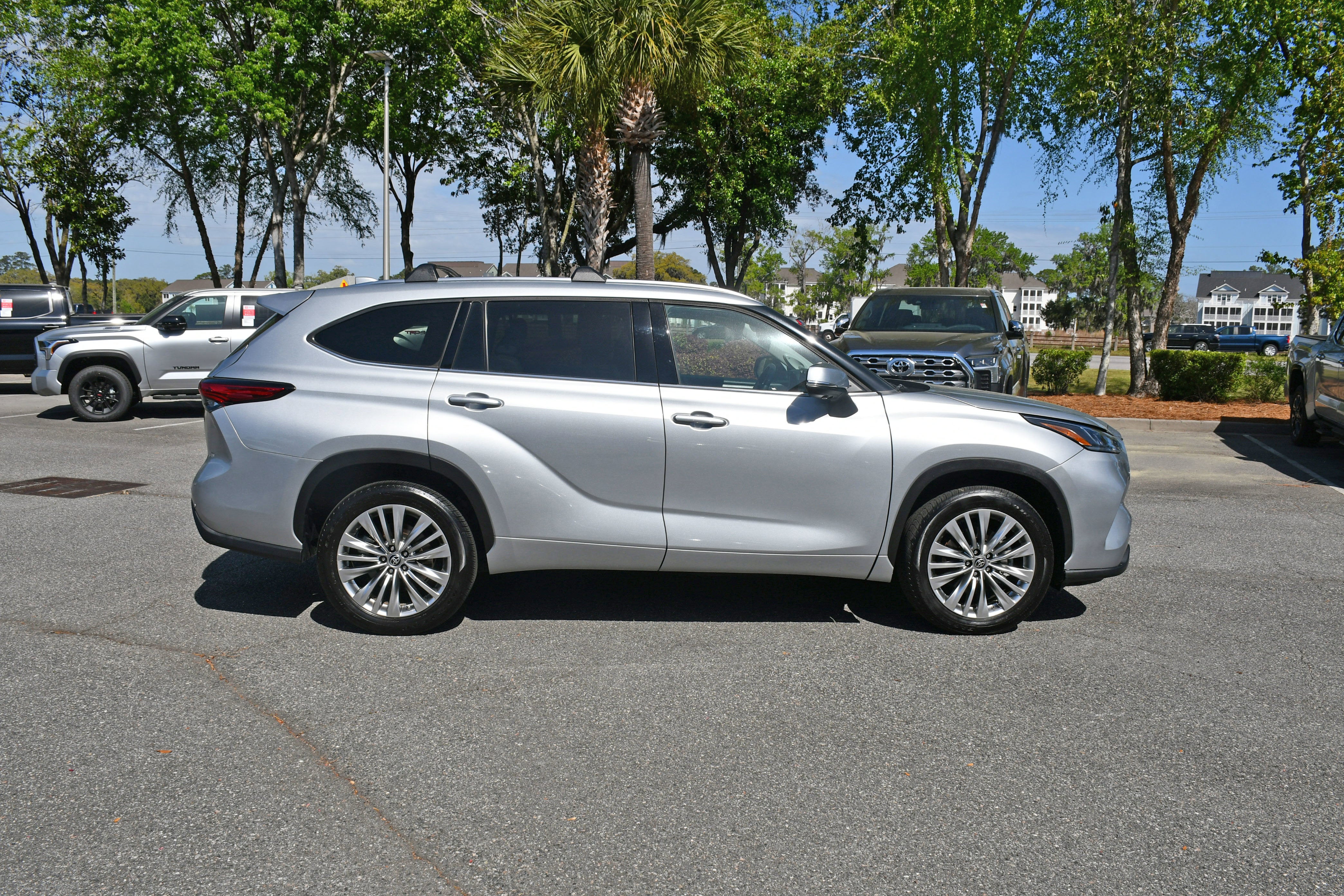 2023 Toyota Highlander Platinum