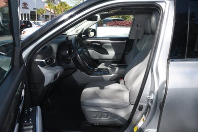 2023 Toyota Highlander Platinum