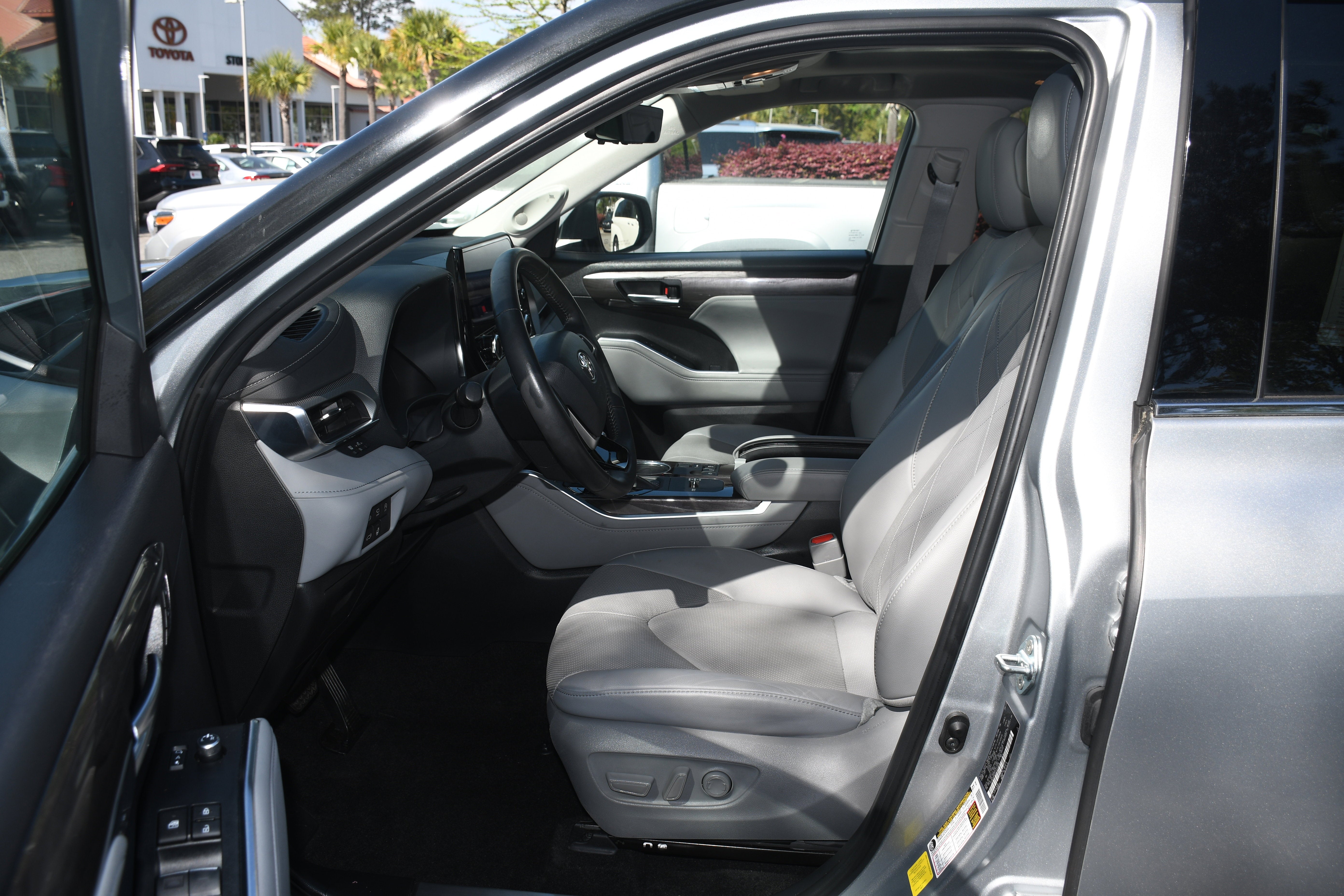 2023 Toyota Highlander Platinum