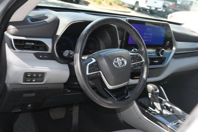 2023 Toyota Highlander Platinum