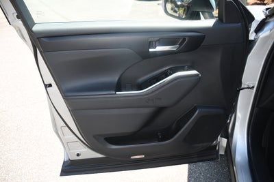 2025 Toyota Highlander XLE