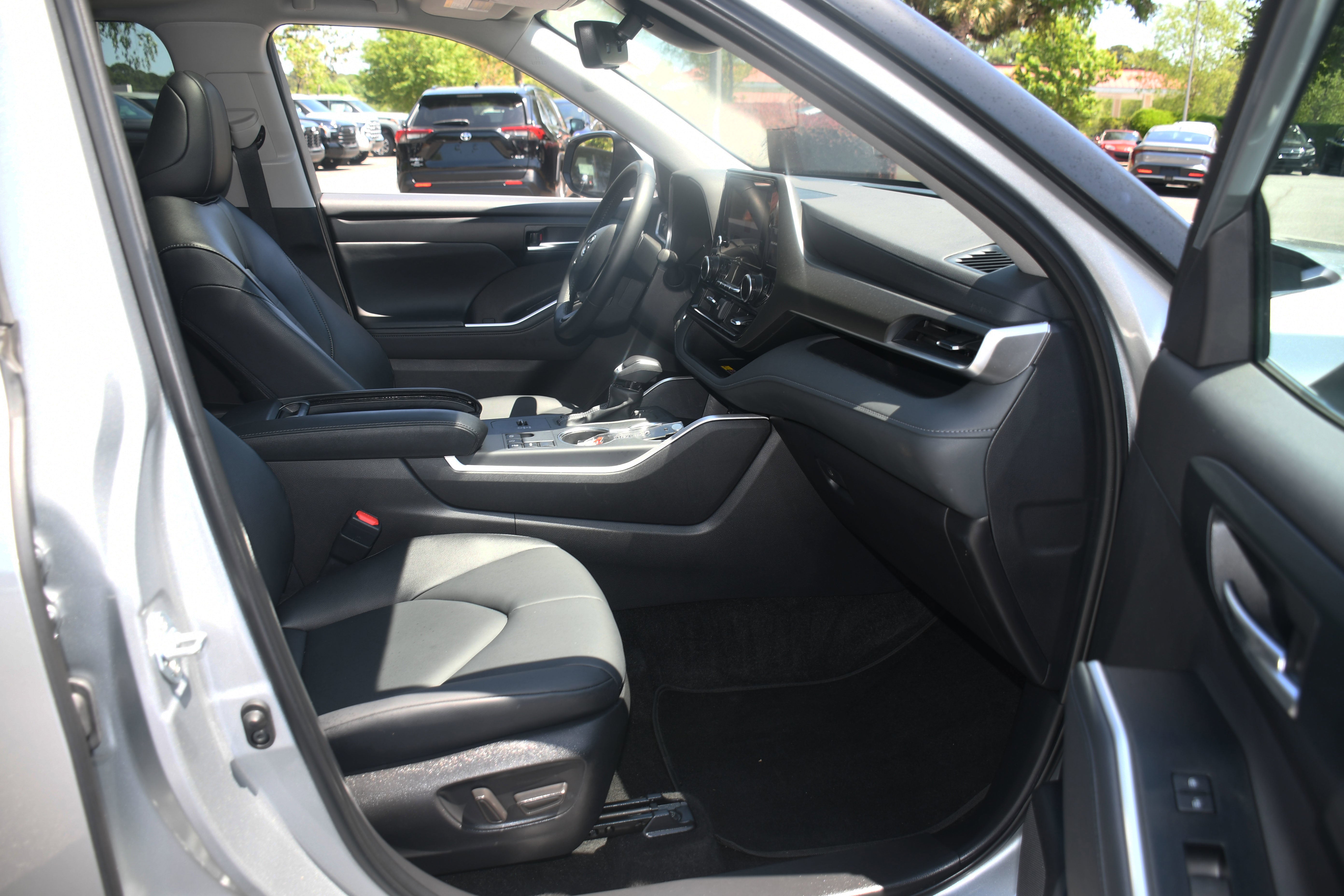 2025 Toyota Highlander XLE