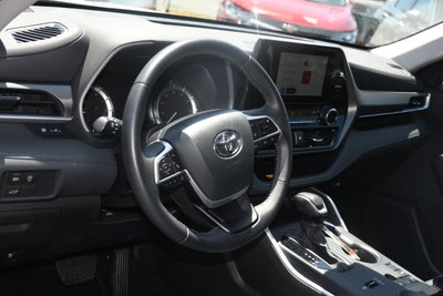 2025 Toyota Highlander XLE