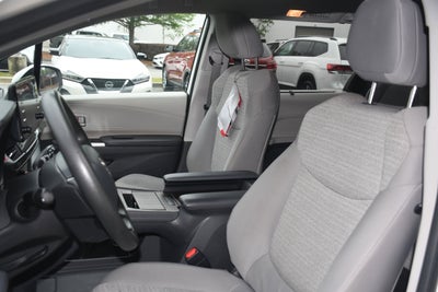 2021 Toyota Sienna LE