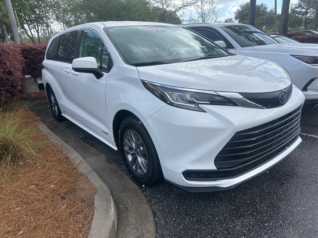 2021 Toyota Sienna LE